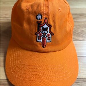 Hausu Winking House Baseball Cap